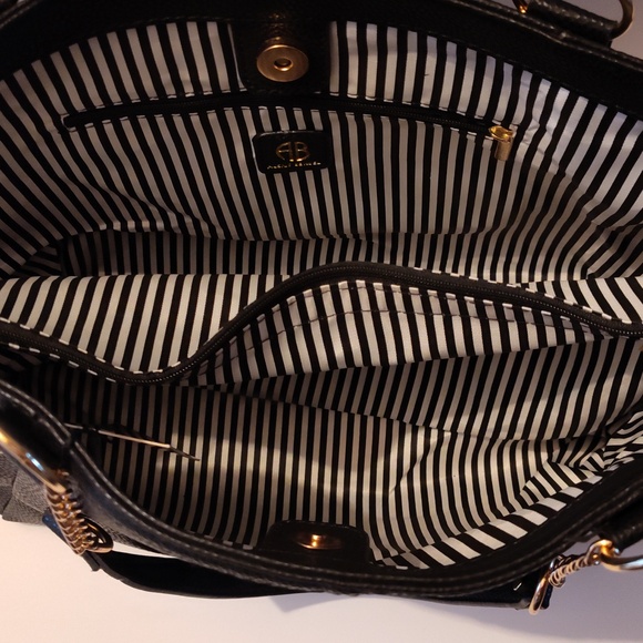 Alexis Bindel tote purse vegan black leather with gold studs in a unique design - Picture 4 of 5